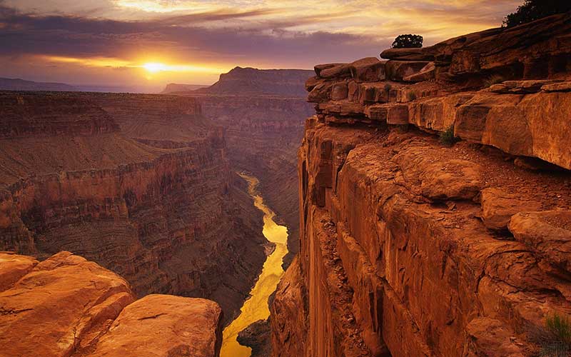 Du khách sửng sốt khi chiêm ngưỡng vẻ đẹp của Grand Canyon tận mắt