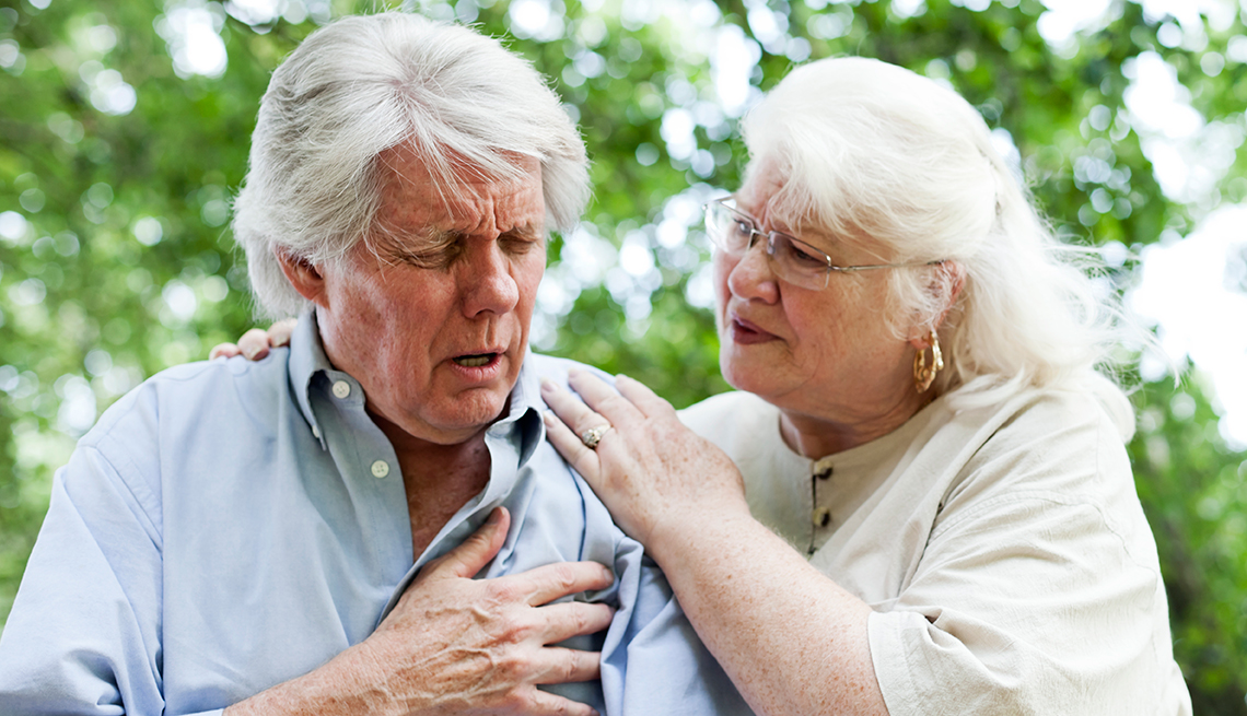 Lý giải nguyên nhân người cao tuổi dễ mắc bệnh tim mạch