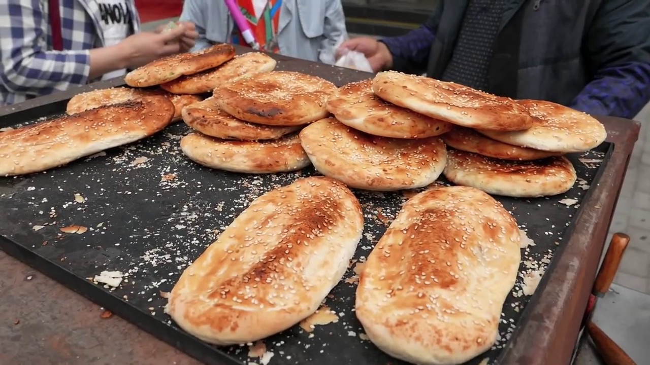 Bánh nướng Tây An - Món ăn vặt nổi tiếng tại Trung Quốc