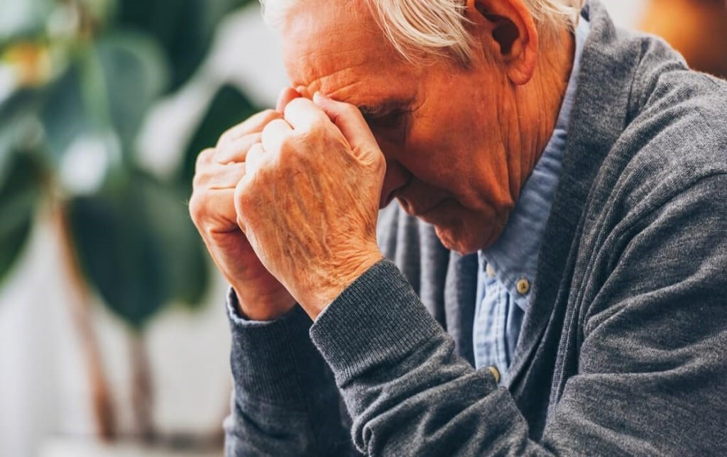 Những dấu hiệu của bệnh Alzheimer ở người cao tuổi