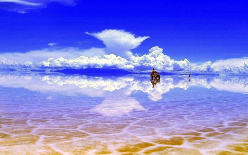 Salar de Uyuni là cánh đồng muối lớn nhất Bolivia